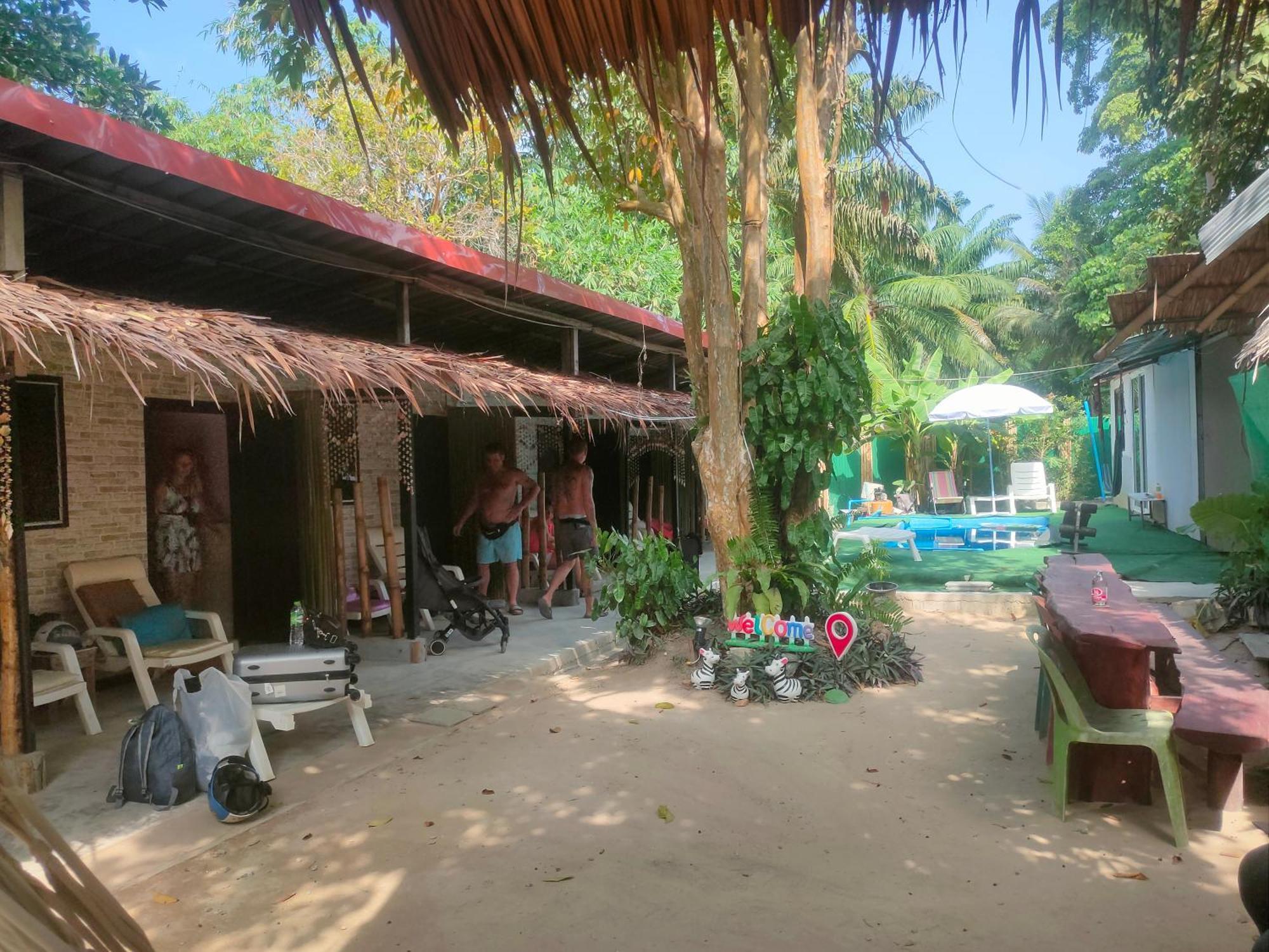 Row House Long Beach Крабі Екстер'єр фото
